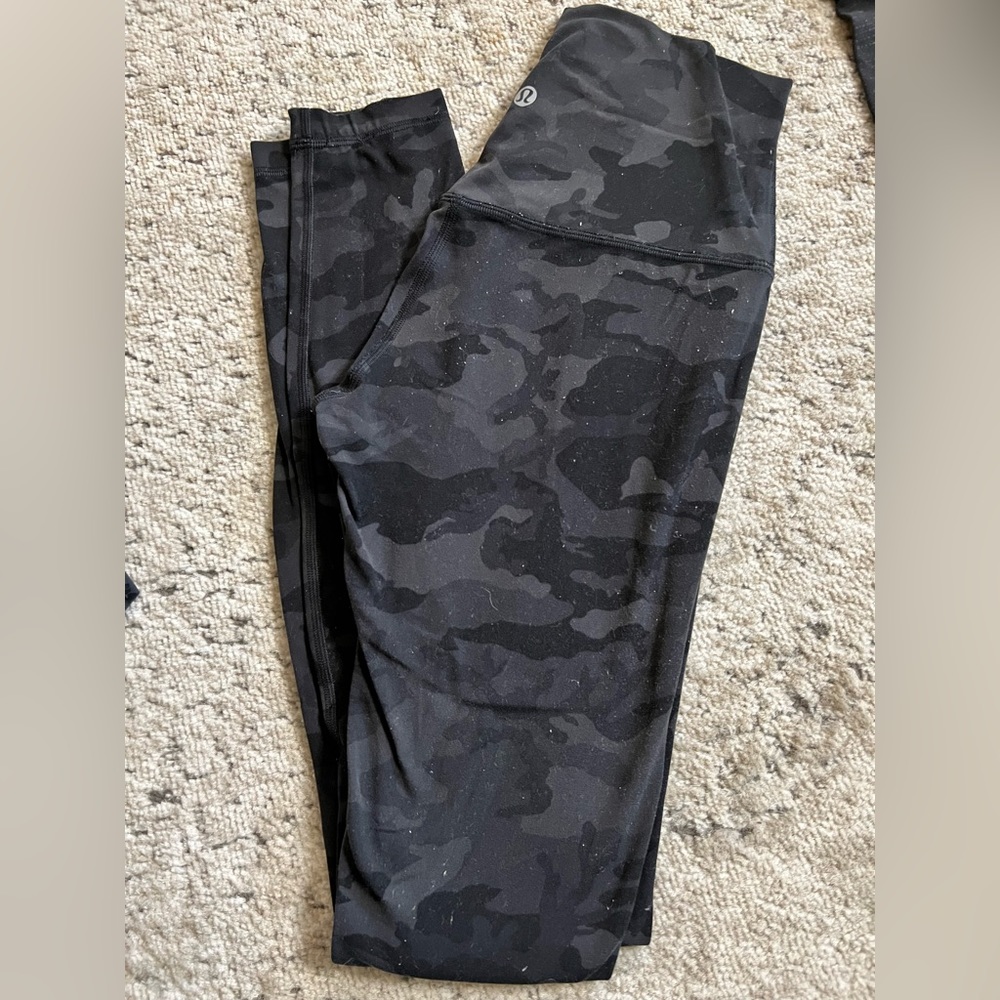 Good condition black camo 28” Lulu align leggings